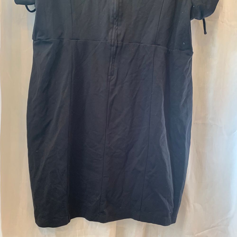 EUC Torrid Black Grommet and‎ Lacing Shoulder Zip Back Mini Dress Size 26 - Picture 11 of 11